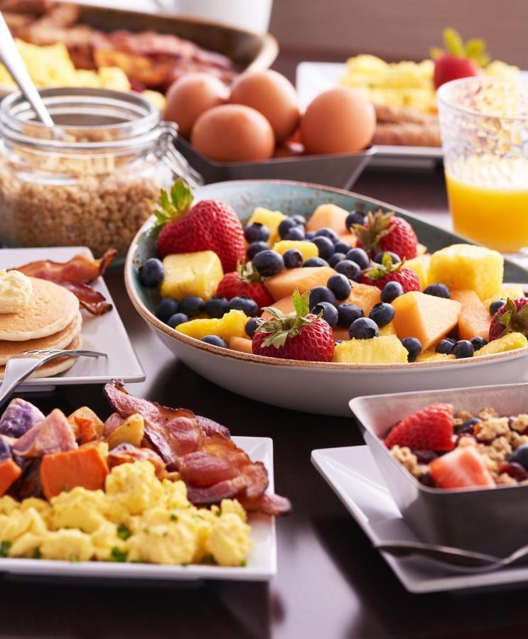 Hyatt Place Jaipur Malviya Nagar Eksteriør bilde Fruit salad