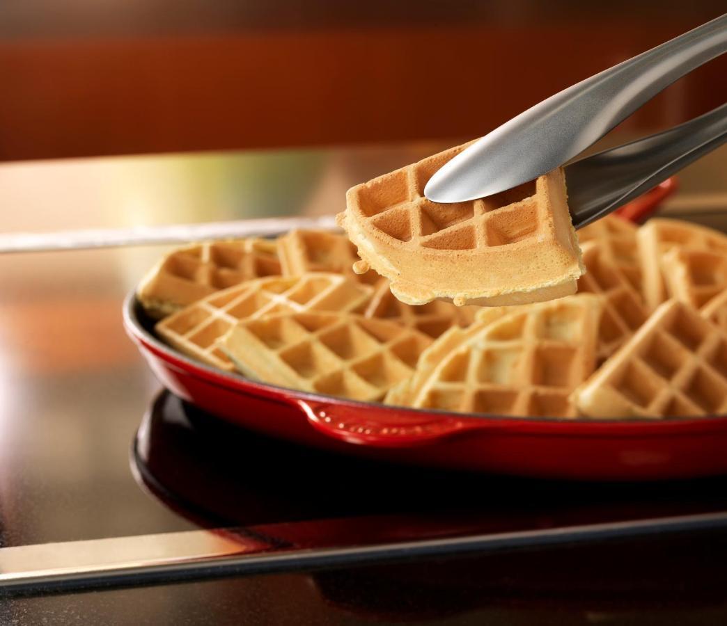 Hyatt Place Jaipur Malviya Nagar Eksteriør bilde A waffle iron