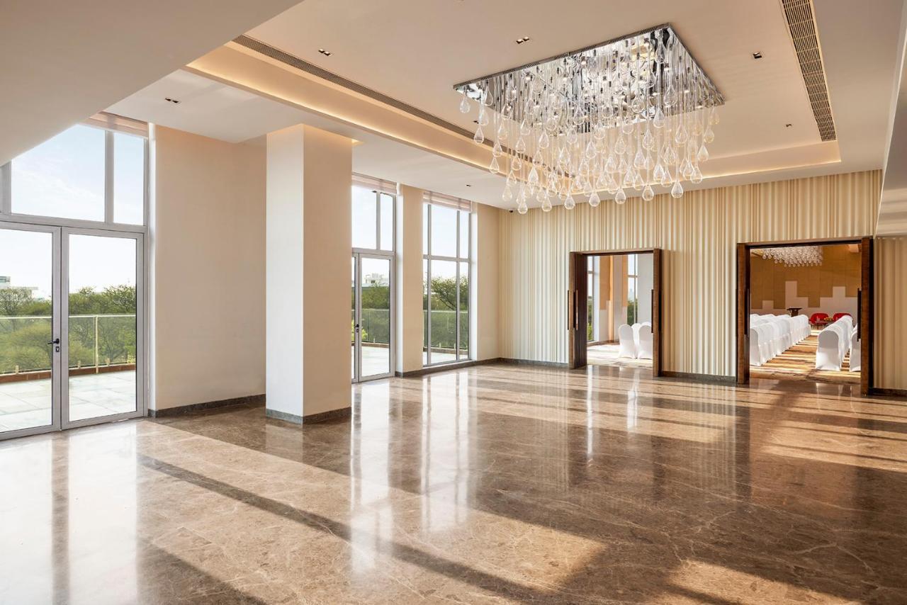 Hyatt Place Jaipur Malviya Nagar Eksteriør bilde The interior of the hotel